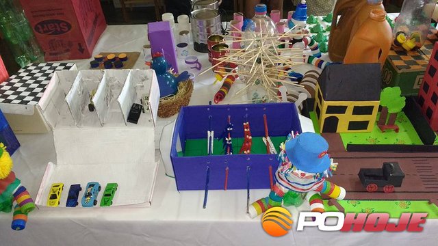 Material reciclável dos alunos da Escola Estadual Tonico Batista (Foto: Divulgação escola)