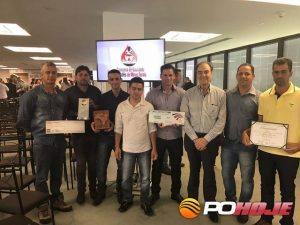 Eduardo Campos com sua equipe de colaboradores: Clodoaldo (Mané), Thiago Lopes, Renato Luiz, Elias Fernandes, Hermes Soares, Eduardo Campos, Marcos Soares e Delmo da Mota