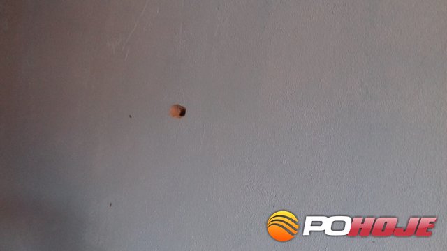 Outros dois disparos as paredes da casa
