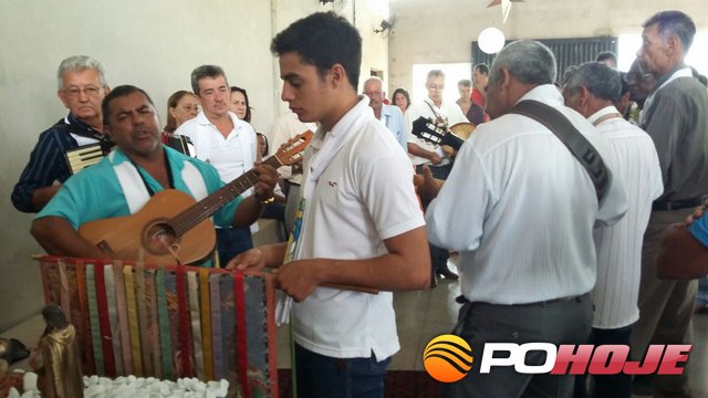 Folia de Reis de Andrequice ano de 2016, capitÃ£es Padre Preguinho e Gaspar (Foto: Arquivo Pohoje)