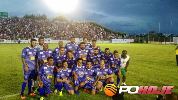 Gusttavo Lima faz jogo solidário com presença de Caio Castro (Foto: Divulgação/ Silvia Colmenero e Manuela Pimentel)