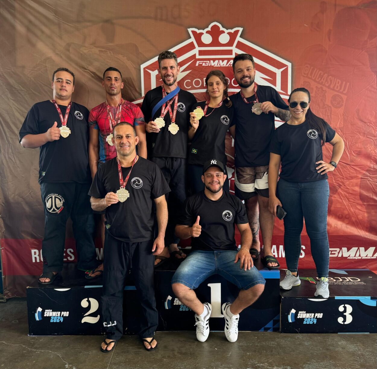 Atletas Da Escola De Jiu Jitsu Tainan Brazilian Conquistam Medalhas De