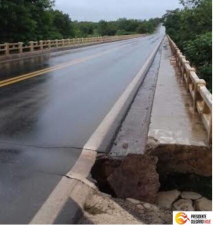 Trinca na ponte do Rio da Prata na BR 040 neste sÃ¡bado/Foto Paulo Henrique SimÃµes
