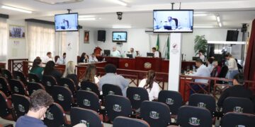 Câmara analisa, nesta quinta-feira (30), projeto do Executivo que propõe criação de 35 novas vagas para professores e auxiliares de creche