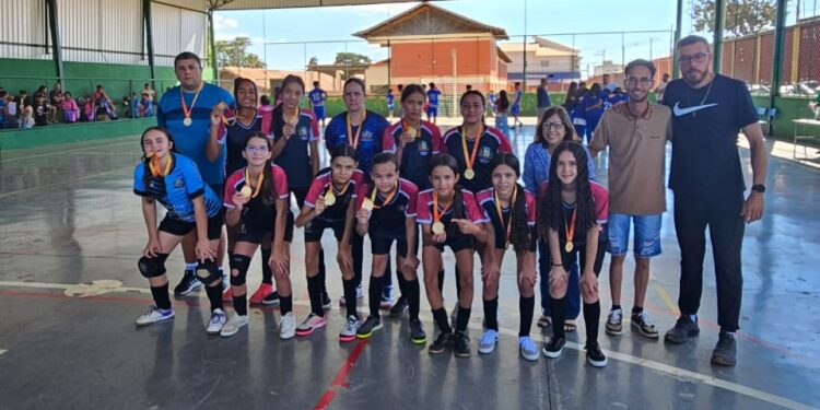 Vôlei Masculino da Escola Estadual Padre José André é Medalha de Ouro na Etapa Microrregional dos Jogos Escolares de Minas Gerais