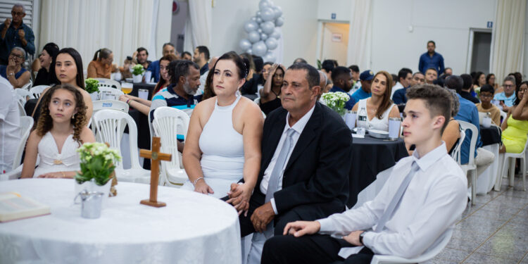 Festa de 25 anos de casamento de Alino e Ivone arrecada mais de R$ 14 mil para doação