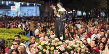 Com missa e procissão, fiéis encerram Festa de Santa Rita de Cássia, padroeira de Presidente Olegário; veja fotos