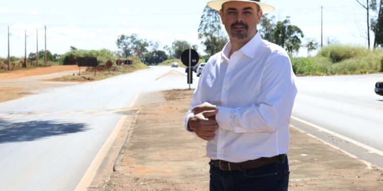 Governador vistoria conclusão das obras na MGC-354, entre Presidente Olegário e Patos de Minas