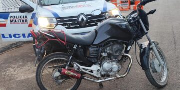 Jovem sem CNH e com moto adulterada é preso pela PM após tentar fugir da abordagem em Lagoa Grande