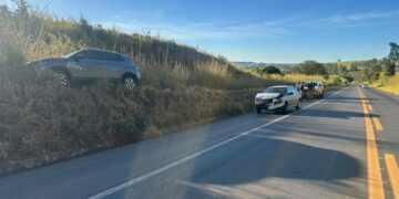 Colisão traseira na MGC-354 faz veículo sair da pista