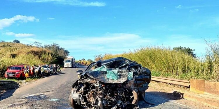 Médica de Lagamar morre em acidente a caminho da posse no PSF de Cássia