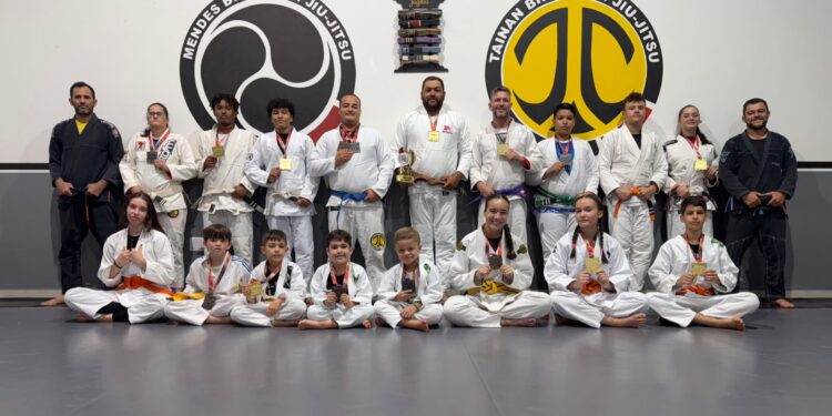 Atletas de Presidente Olegário, da Tainan Brazilian Jiu-Jitsu, conquistam 18 medalhas em Open de Vazante