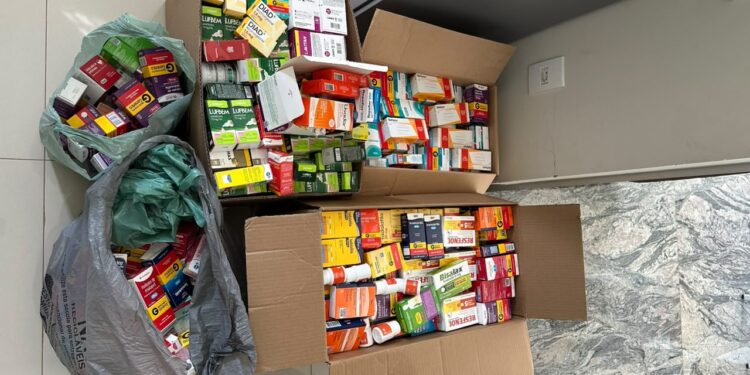 Vigilância Sanitária apreende medicamentos vencidos em estabelecimento já interditado no Distrito de Ponte Firme