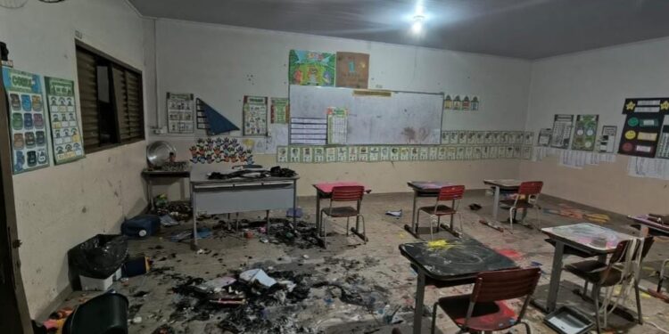 Polícia Militar é acionada após fogo e danos em escola municipal de Taboca; quatro crianças são citadas na ocorrência