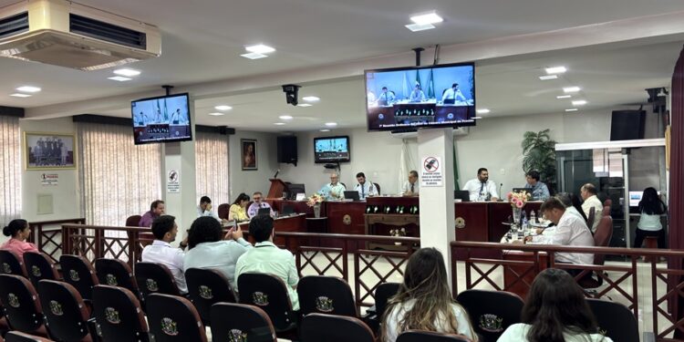 Câmara Municipal analisa projetos sobre SAMU, regularização fundiária e recursos para o Lar Santa Rita