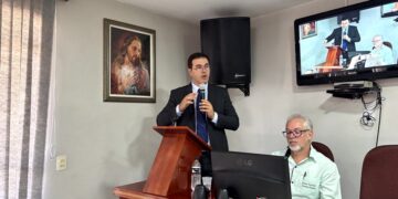 Audiência Pública: Promotor de Justiça cobra castração de cães soltos nas ruas e Prefeitura promete ação emergencial